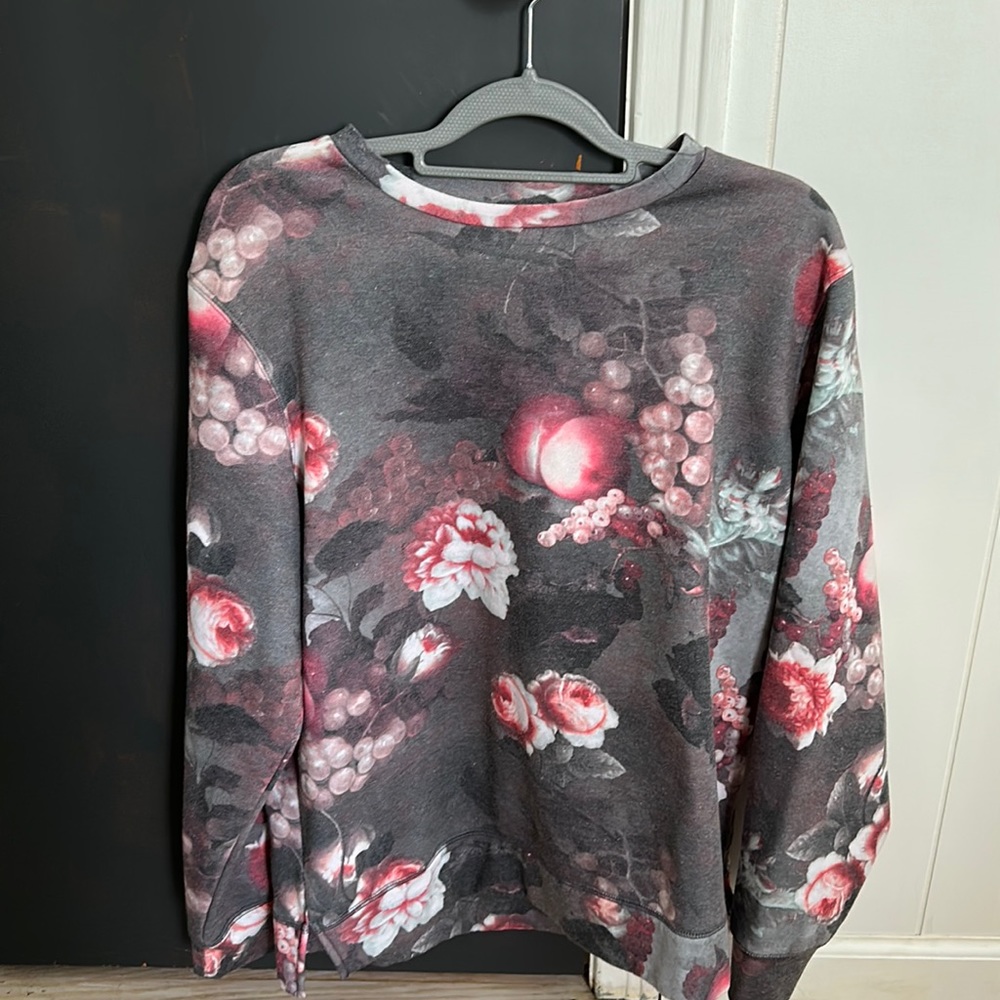 On the byas crew neck sweatshirt